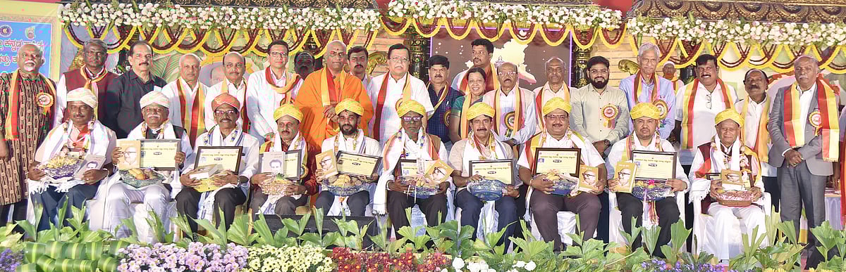 ಕನ್ನಡದಿಂದ ಮಕ್ಕಳು ದೂರ: ಹಿ.ಚಿ.ಬೋರಲಿಂಗಯ್ಯ