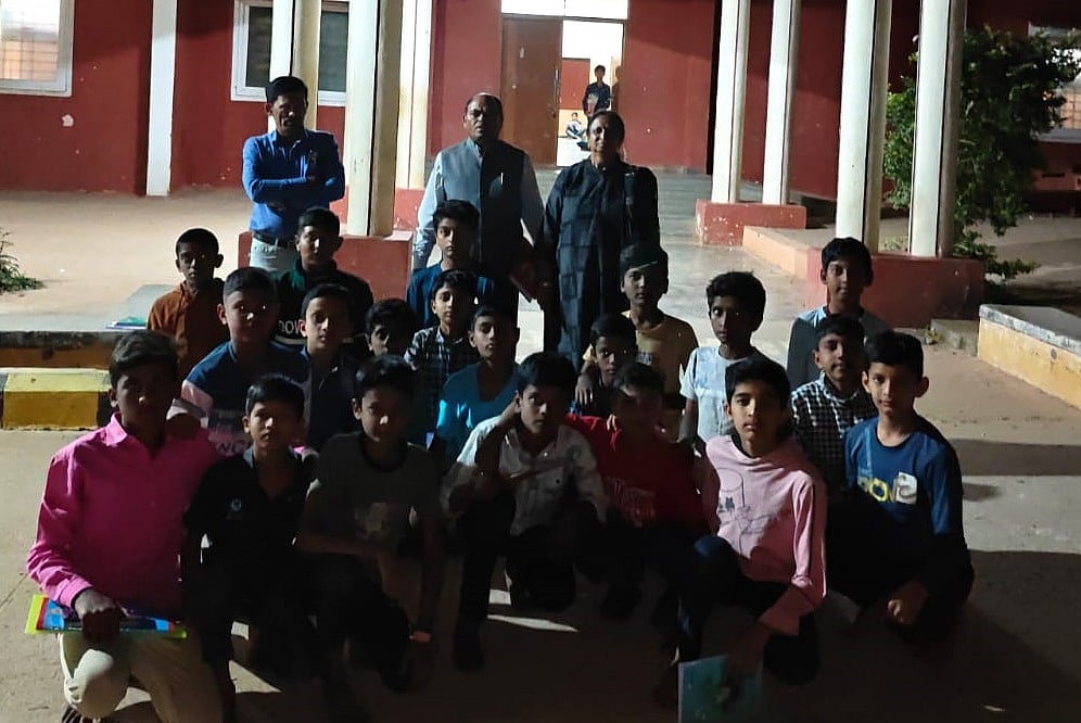 ಚಿತ್ರದುರ್ಗ: ವಿದ್ಯಾರ್ಥಿಗಳಿಗೆ ಅರೆಹೊಟ್ಟೆ ಊಟ; ಆಕ್ಷೇಪ 