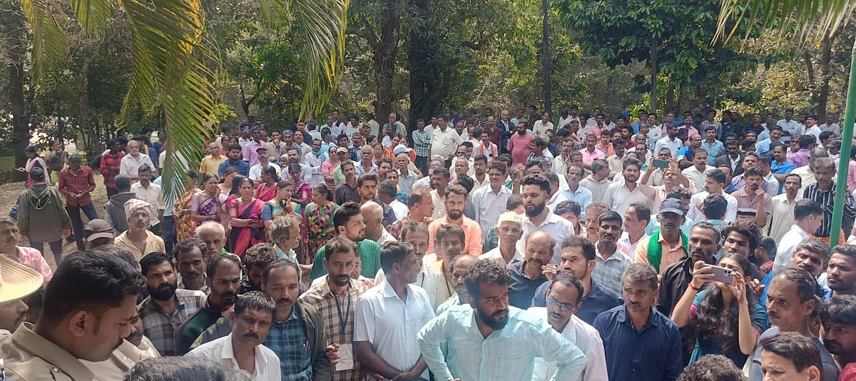 ಸಿದ್ದಾಪುರ: ಅರಣ್ಯ ಇಲಾಖೆ ಅಧಿಕಾರಿಗಳ ವಿರುದ್ಧ ಆಕ್ರೋಶ