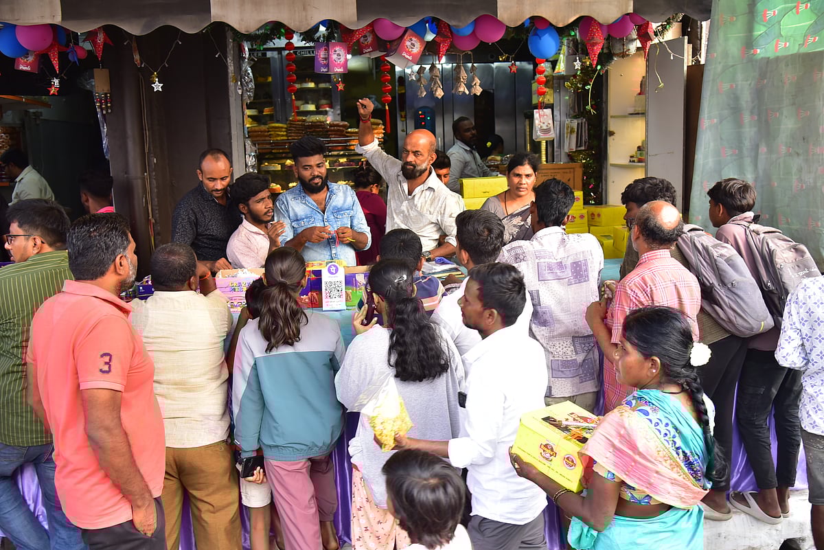 New Year 2026: ಕೇಕ್‌ಗೆ ಭಾರಿ ಬೇಡಿಕೆ; ಮದ್ಯ ಮಧ್ಯಮ