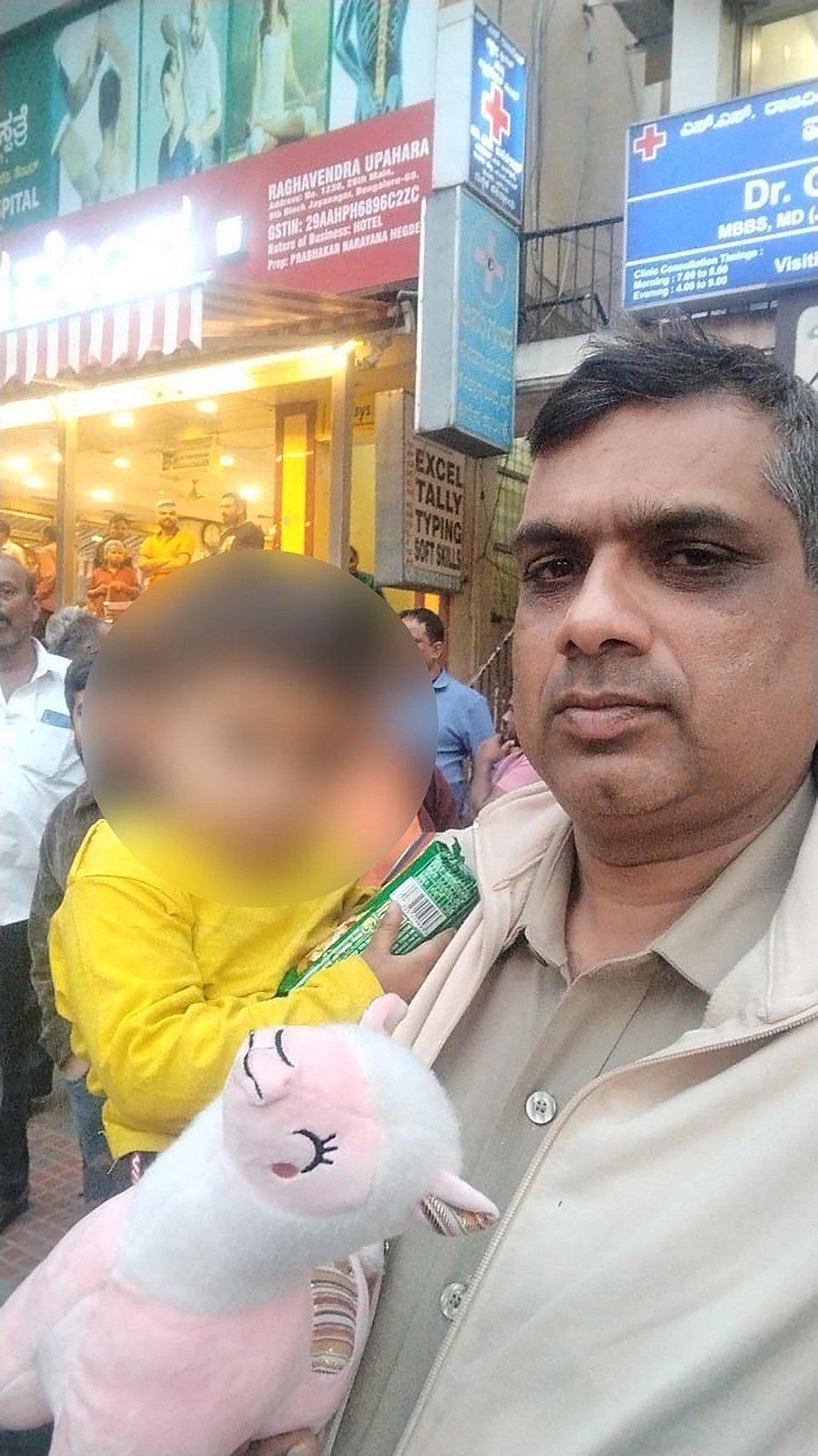 ಬೆಂಗಳೂರು: ಎರಡು ವರ್ಷದ ಮಗುವಿನ ರಕ್ಷಣೆ; ಎಎಸ್‌ಐ ಸಮಯ ಪ್ರಜ್ಞೆಗೆ ಮೆಚ್ಚುಗೆ