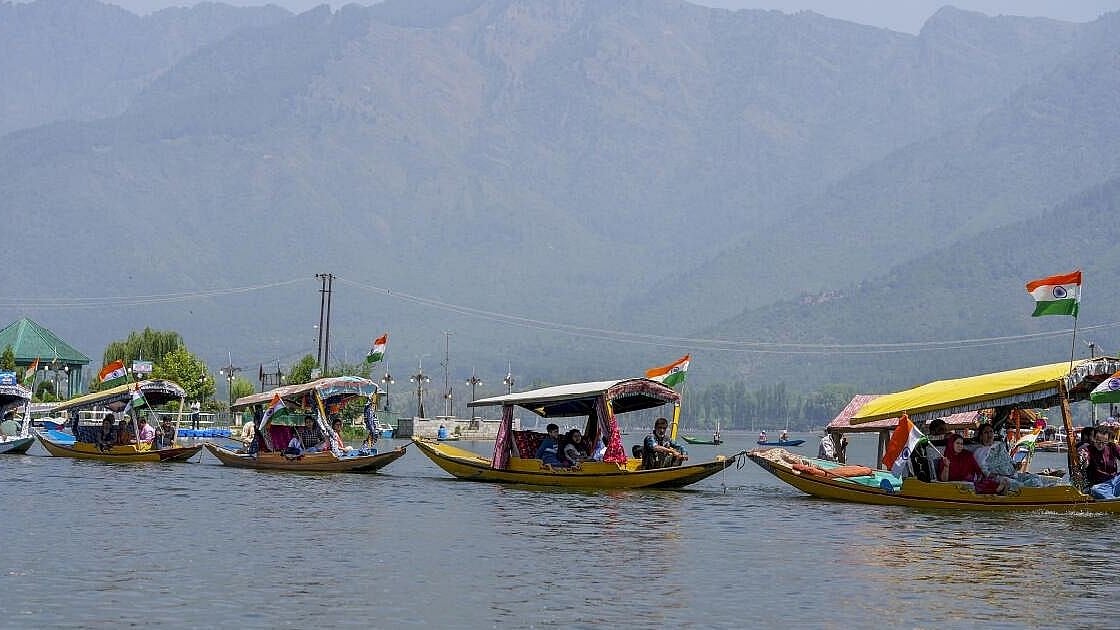 ಚಳಿಗಾಲ, ಹಿಮದ ಆಕರ್ಷಣೆ; ಕಾಶ್ಮೀರದಲ್ಲಿ ಪುಟಿದೆದ್ದ ಪ್ರವಾಸೋದ್ಯಮ