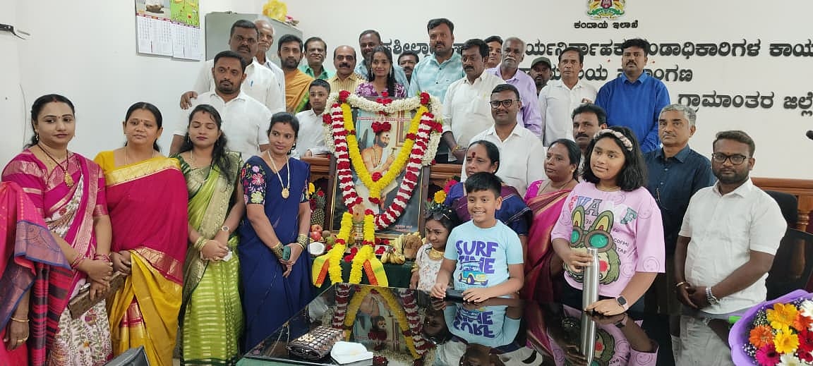 ಜಕಣಾಚಾರಿ ಪ್ರತಿಮೆ ನಿರ್ಮಾಣಕ್ಕೆ ಜಾಗ ಕೊಡಿ: ಸುರೇಶಚಾರ್ 