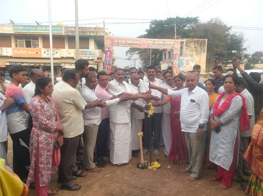 ಗಂಡಸಿಯಲ್ಲಿ ಕ್ರೀಡಾಂಗಣ: ಶಿವಲಿಂಗೇಗೌಡ