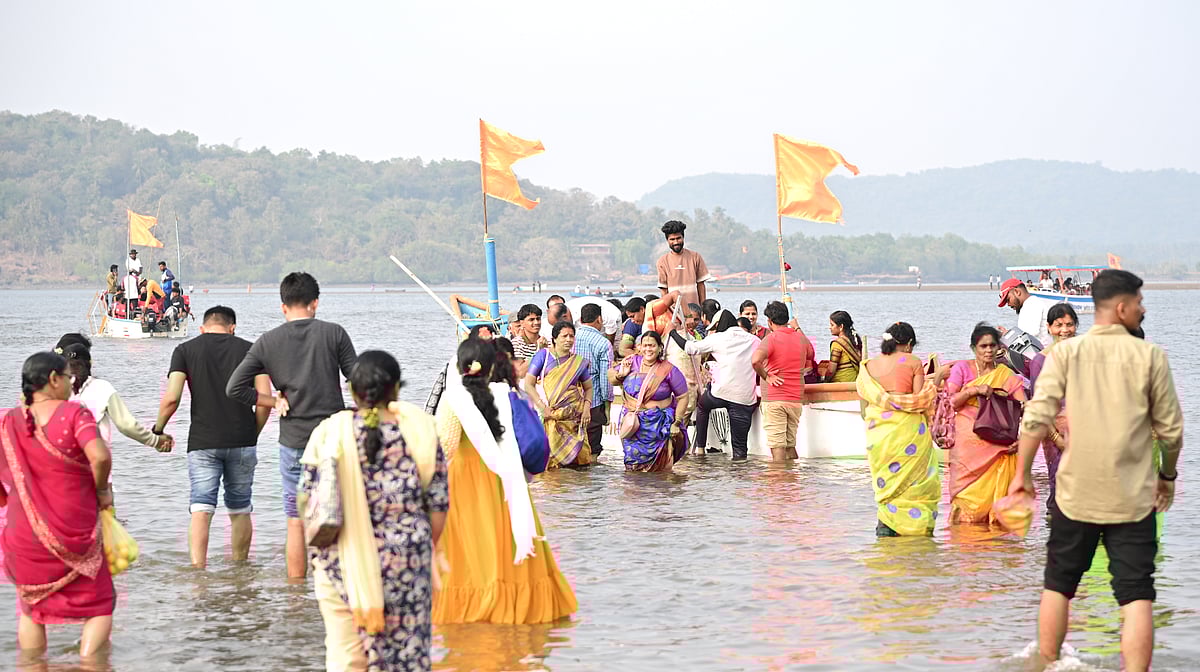 ಕಾಳಿ ದ್ವೀಪದ ಜಾತ್ರೆಗೆ ಭಕ್ತಸಾಗರ 