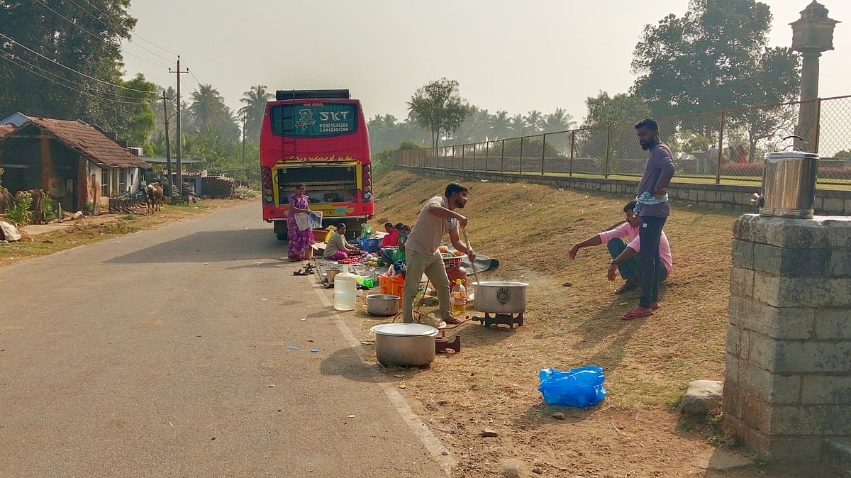 ಹಳೇಬೀಡು: ಕಸದ ತೊಟ್ಟಿಯಾದ ವಿಶ್ವ ಪಾರಂಪರಿಕ ತಾಣ!