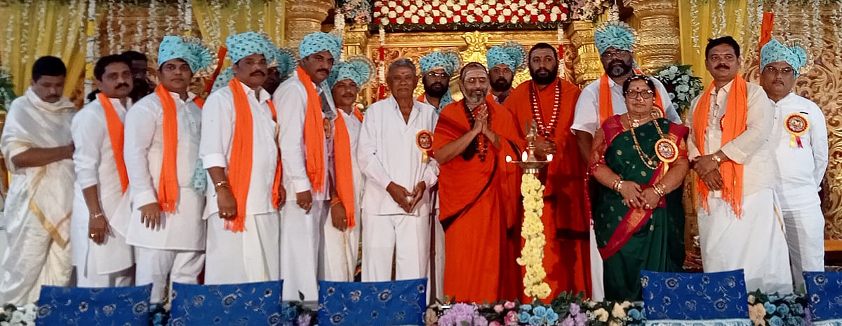 ಬದುಕಿನ ಭವ್ಯತೆಗೆ ಮಹಾತ್ಮರ ದರ್ಶನ ಅವಶ್ಯ:  ಜ್ಞಾನೇಶ್ವರ ಭಾರತಿ ಸ್ವಾಮೀಜಿ