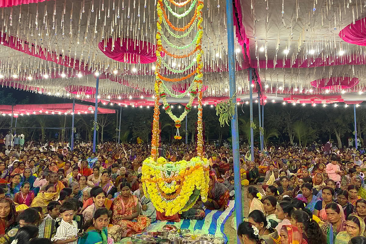 ಅಡವಿ ಸಿದ್ದೇಶ್ವರ ಮಠದಲ್ಲಿ ತೊಟ್ಟಿಲೋತ್ಸವ: ಮಹಿಳೆಯರು, ಮಕ್ಕಳ ಸಂಭ್ರಮ