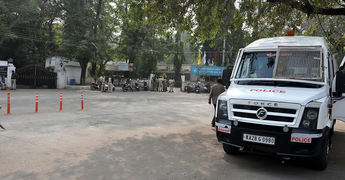 ವೈದ್ಯಕೀಯ ಕಾಲೇಜು ಸ್ಥಾಪನೆಗೆ ಆಗ್ರಹ | ಟೆಂಟ್‌ ತೆರವು; ಹೋರಾಟಗಾರರು ಜೈಲಿಗೆ