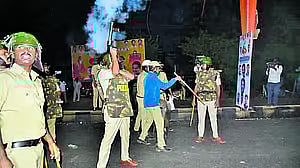 ಬ್ಯಾನರ್ ಅಳವಡಿಕೆ ವೇಳೆ ಗಲಾಟೆ: ಬಳ್ಳಾರಿ ಎಸ್‌ಪಿ ಪವನ್ ನೆಜ್ಜೂರ್ ಅಮಾನತು