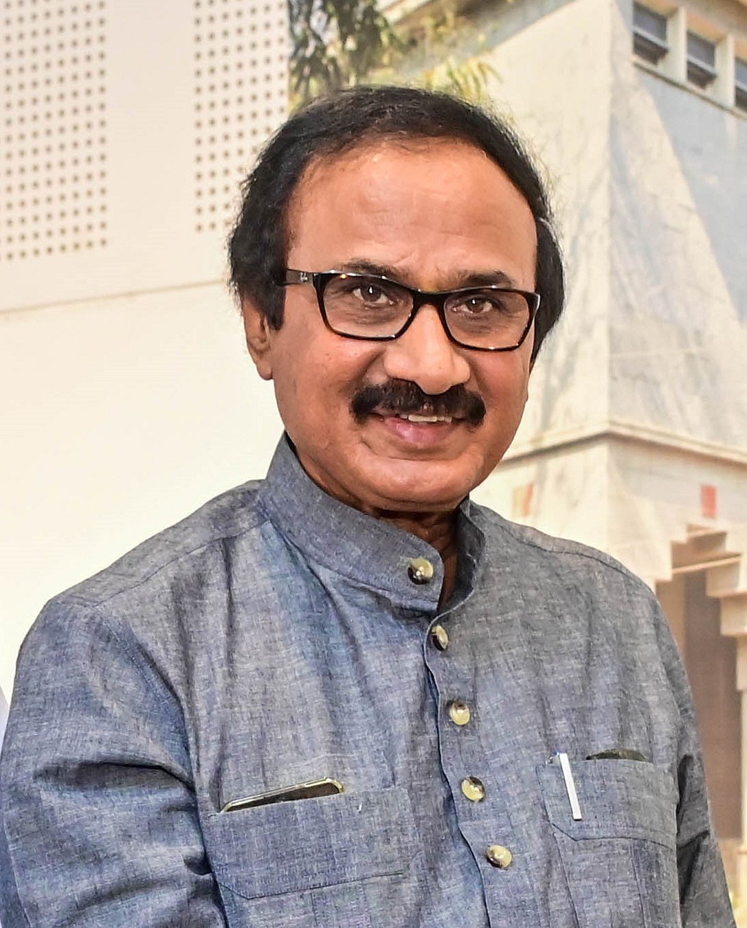 ಕುಮಾರಕೃಪಾ ರಸ್ತೆಯಲ್ಲಿ ಚಿತ್ರಸಂತೆ ಇಂದು: 1,500ಕ್ಕೂ ಹೆಚ್ಚು ಕಲಾವಿದರು ಭಾಗಿ