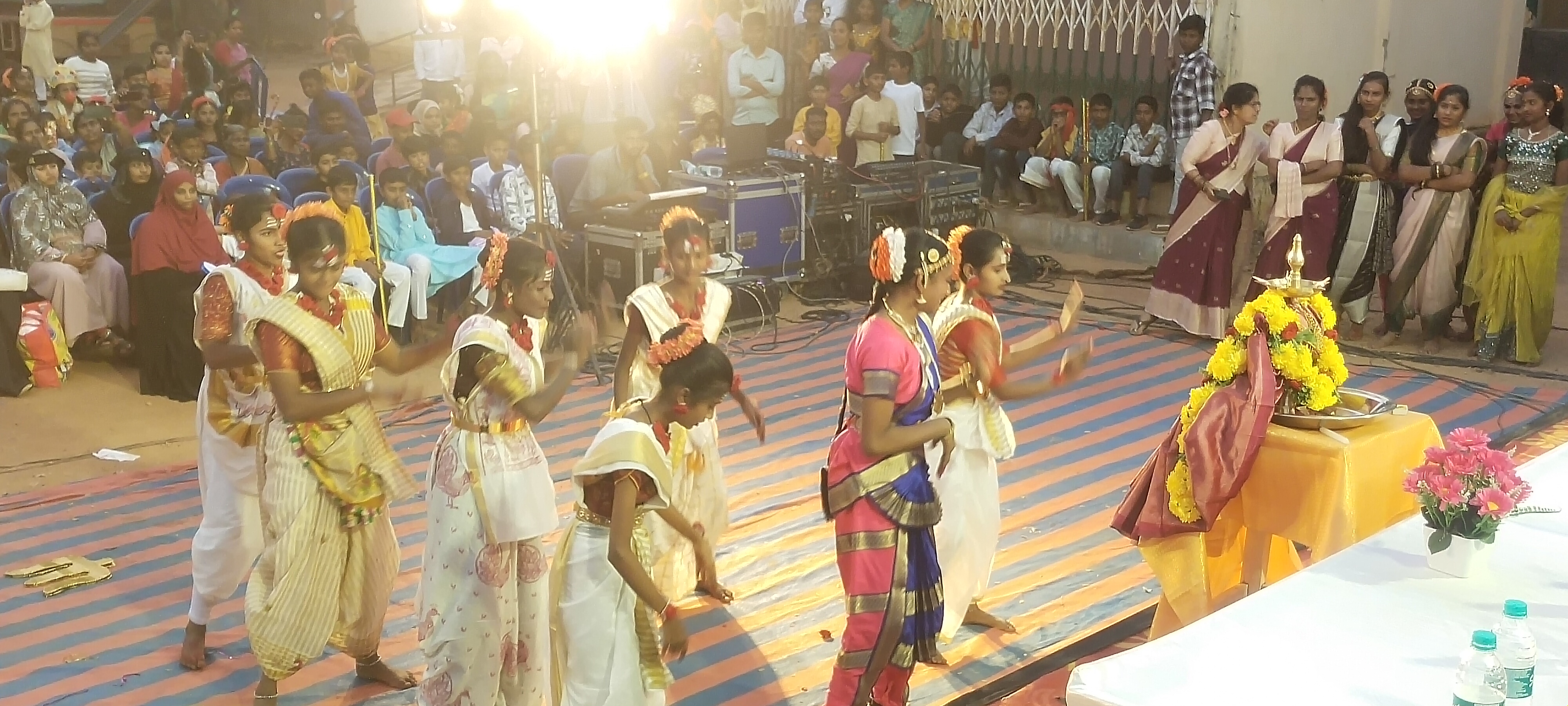 ವಾರ್ಷಿಕೋತ್ಸವದಲ್ಲಿ ಮಕ್ಕಳ ನೃತ್ಯ 