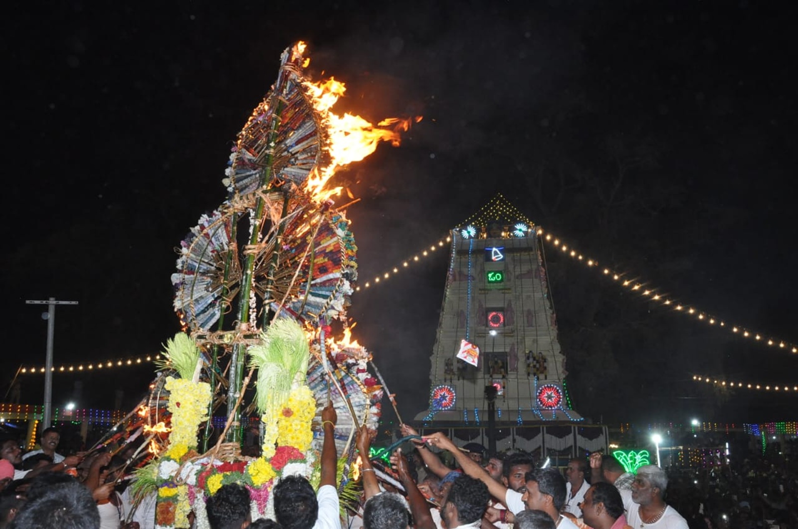 ಕೊಳ್ಳೇಗಾಲ ತಾಲ್ಲೂಕಿನ ಚಿಕ್ಕಲ್ಲೂರು ಜಾತ್ರಾ ಮಹೋತ್ಸವದಲ್ಲಿ ಕಂಗೊಳಿಸಿದ ಚಂದ್ರಮಂಡಲೋತ್ಸವ