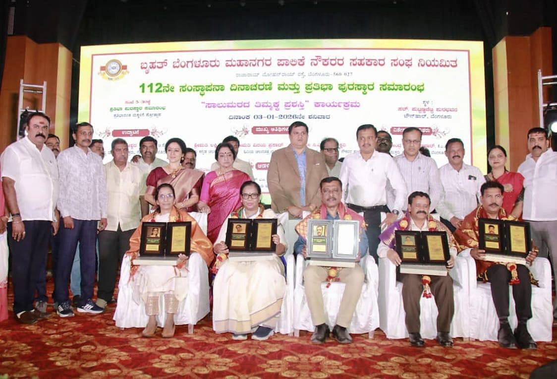 ಎಲ್ಲೆಂದರಲ್ಲಿ ಕಸ ಹಾಕಬೇಡಿ: ನಟಿ ಲಕ್ಷ್ಮೀ 