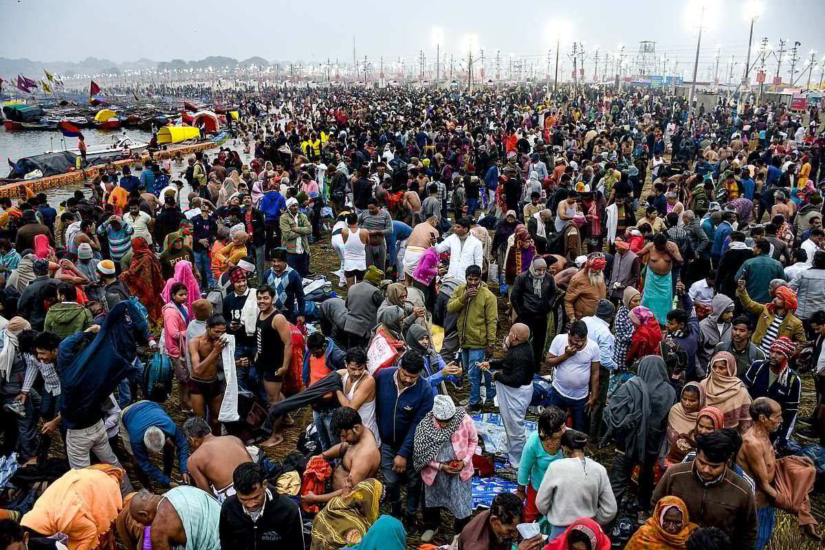 ಪುಷ್ಯ ಪೂರ್ಣಿಮೆ: ತ್ರಿವೇಣಿ ಸಂಗಮದಲ್ಲಿ ಮಿಂದೆದ್ದ ಅಪಾರ ಸಂಖ್ಯೆಯ ಭಕ್ತಸಮೂಹ