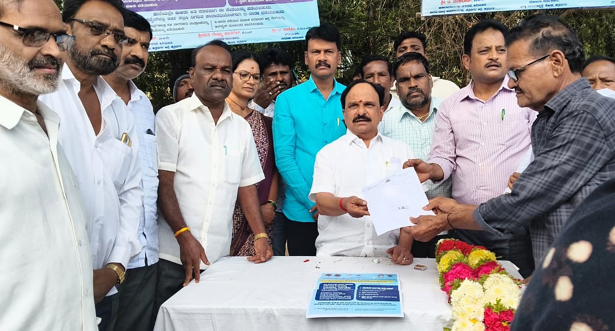 ಹಿರಿಯೂರು | ಇ– ಸ್ವತ್ತು; ಪರದಾಟ ತಪ್ಪಿಸಿದ ಸರ್ಕಾರ: ಸಚಿವ ಸುಧಾಕರ್ ಪ್ರಶಂಸೆ 