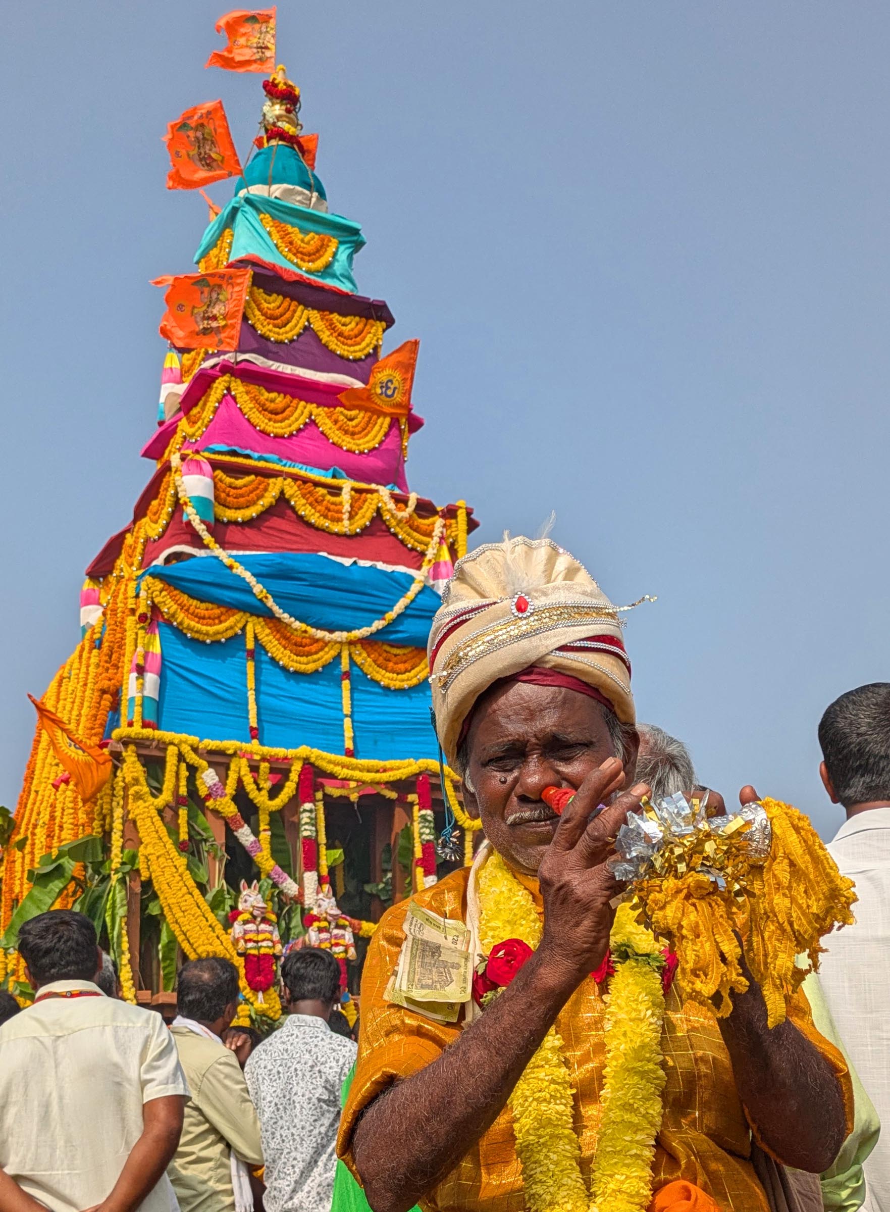 ಶಿಡ್ಲಘಟ್ಟ ತಾಲ್ಲೂಕಿನ ರಾಮಲಿಂಗೇಶ್ವರ ಬೆಟ್ಟದ ರಾಮಲಿಂಗೇಶ್ವರಸ್ವಾಮಿ ಬ್ರಹ್ಮರಥೋತ್ಸವದಲ್ಲಿ ಮಿಟ್ಟೇಮರಿಯ ಶಂಕರಪ್ಪ ಮೂಗಿನಲ್ಲಿ ಕೊಳಲನ್ನು ನುಡಿಸುತ್ತಾ ದೇವರ ಸೇವೆ ಮಾಡುತ್ತಿದ್ದುದು ಎಲ್ಲರ ಗಮನ ಸೆಳೆಯಿತು