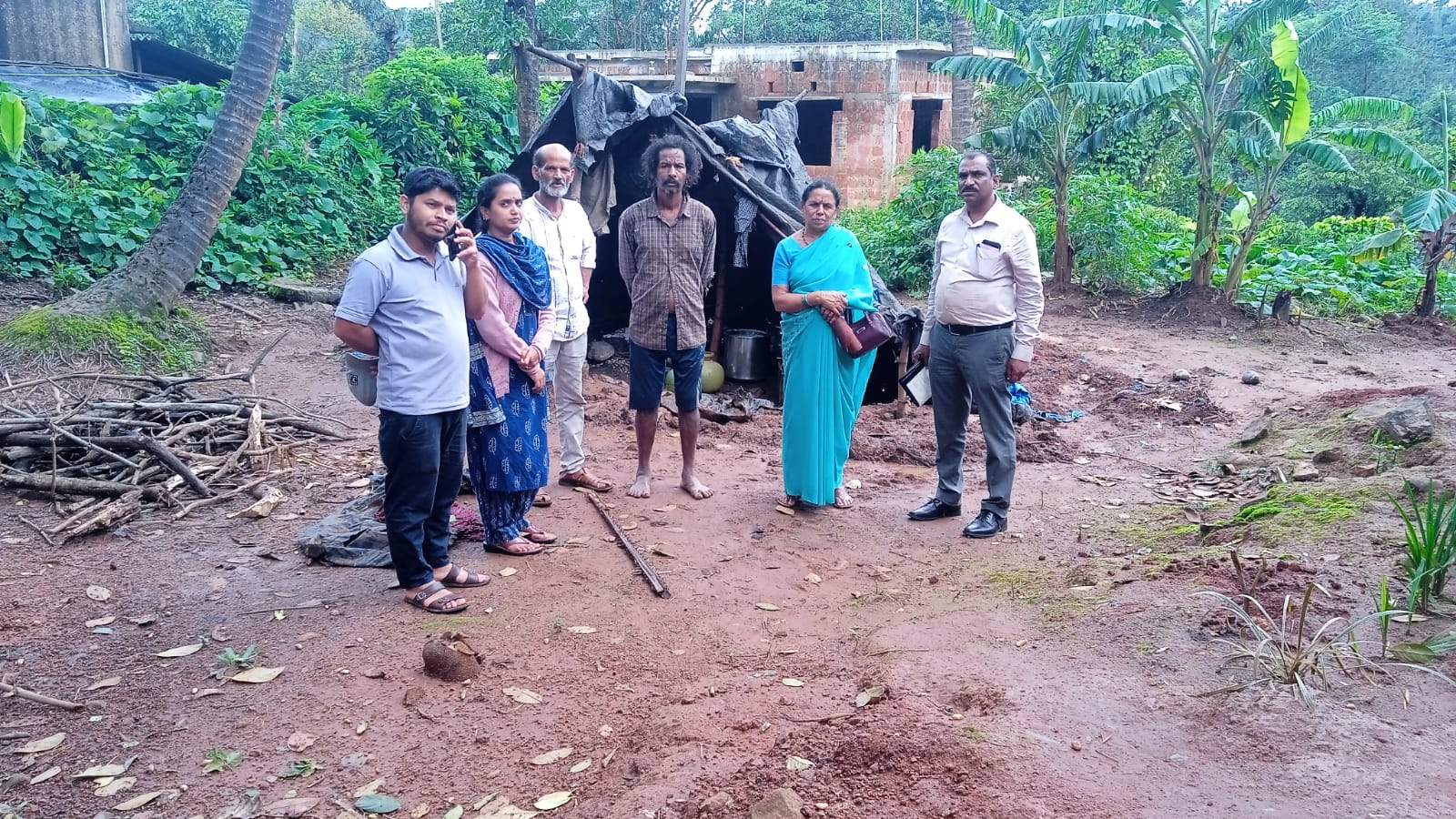  ಮಲ್ಲಿಕಾರ್ಜುನ ಕಾಲೊನಿಯಲ್ಲಿ ಬೈರಿ ಅವರು ಮೊದಲು ವಾಸವಾಗಿದ್ದ ಪ್ಲಾಸ್ಟಿಕ್ ಹೊದಿಸಿದ ‘ಮನೆ’