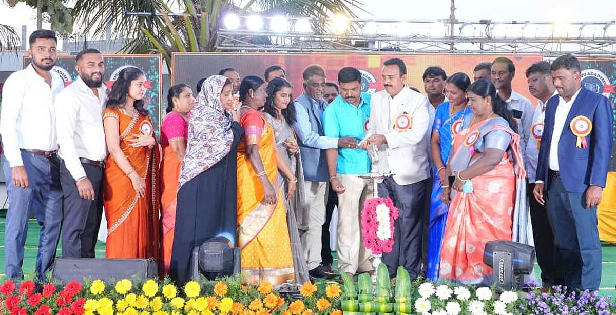 ಶೈಕ್ಷಣಿಕ ಬೆಳವಣಿಗೆಯಲ್ಲಿ ಪಾಲಕರ ಪಾತ್ರ ದೊಡ್ಡದು: ಹಾರ್ಡ್‌ವೇರ್ ಶಿವಣ್ಣ