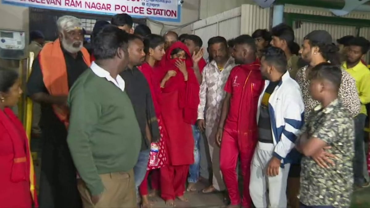 JJ ನಗರದಲ್ಲಿ ಓಂ ಶಕ್ತಿ‌ ಮಾಲಾಧಾರಿಗಳ ಮೇಲೆ ಕಲ್ಲು ತೂರಾಟ; ಬಾಲಕಿ‌ಗೆ ತಲೆಗೆ ಗಾಯ