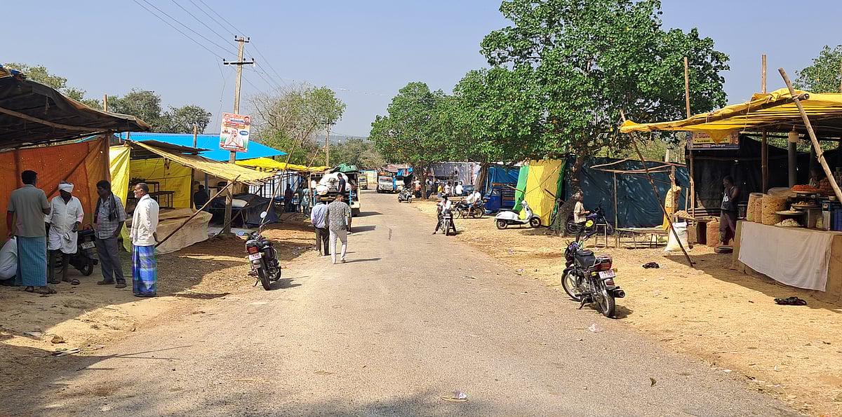 ಹಿರೀಸಾವೆ: ‘ದಾವಣಿ’ ಅಣಿ ಮಾಡಿರುವ ರೈತರು