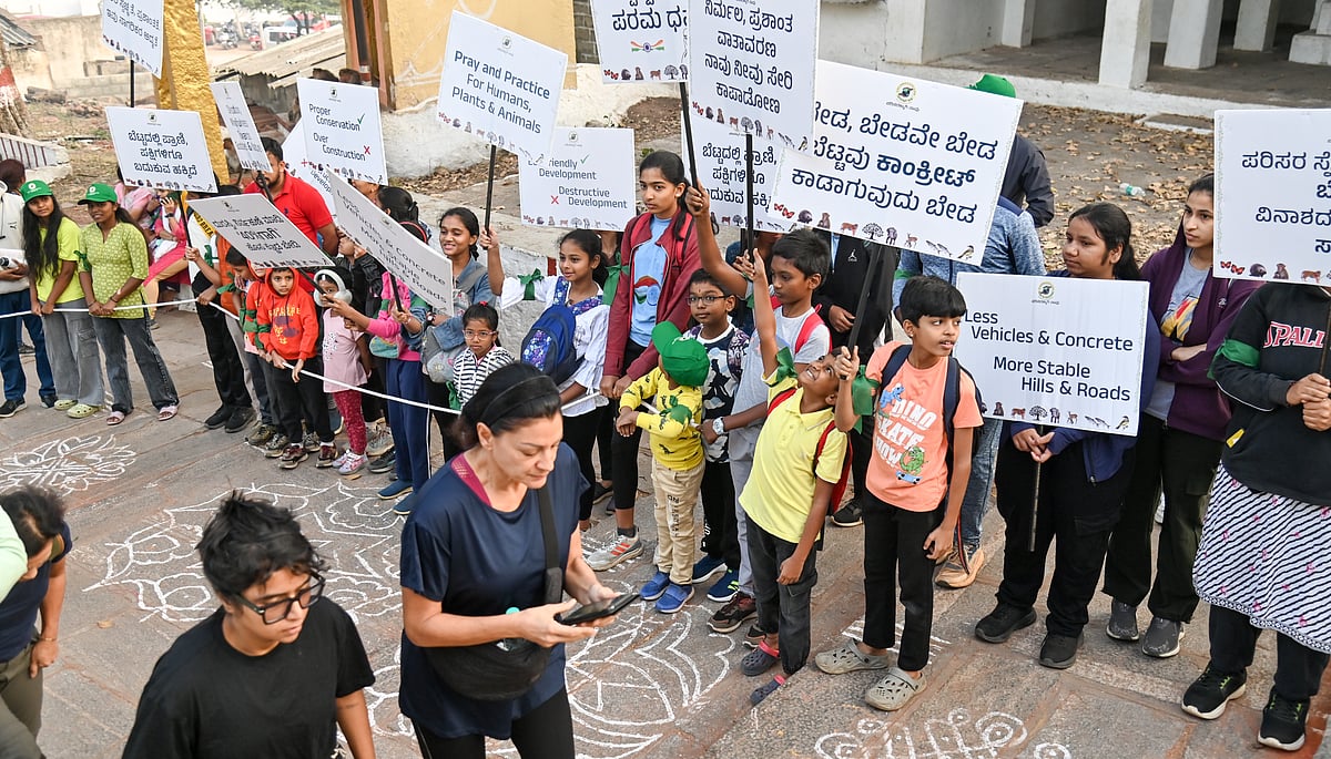 ಚಾಮುಂಡಿಬೆಟ್ಟ ಉಳಿವಿಗೆ ಕೂಗು: ಪ್ಲಾಸ್ಟಿಕ್‌ ಮುಕ್ತಗೊಳಿಸುವಂತೆ ಒತ್ತಾಯ