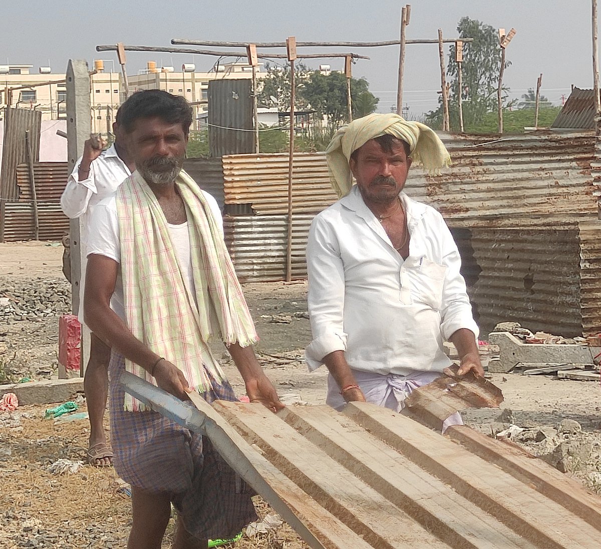 ಶಹಾಪುರ: ನಗರಸಭೆ ಹಂಚಿಕೆ ಮಾಡಿದ ನಿವೇಶನದಲ್ಲಿ  ಶೆಡ್ ನಿರ್ಮಾಣ