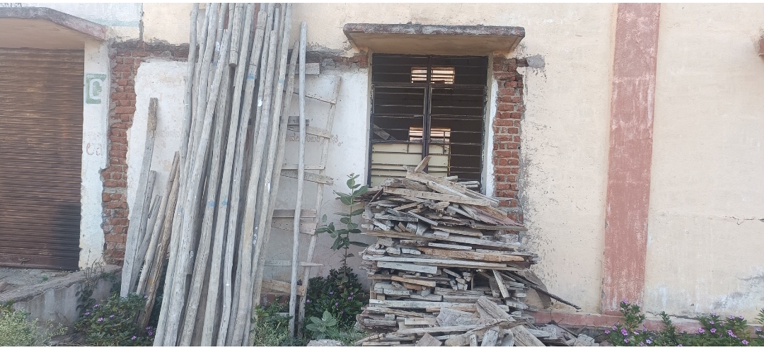 ದಕ್ಷಿಣ ಭಾಗದ ಕಟ್ಟಡ ಕುಸಿದಿರುವುದು