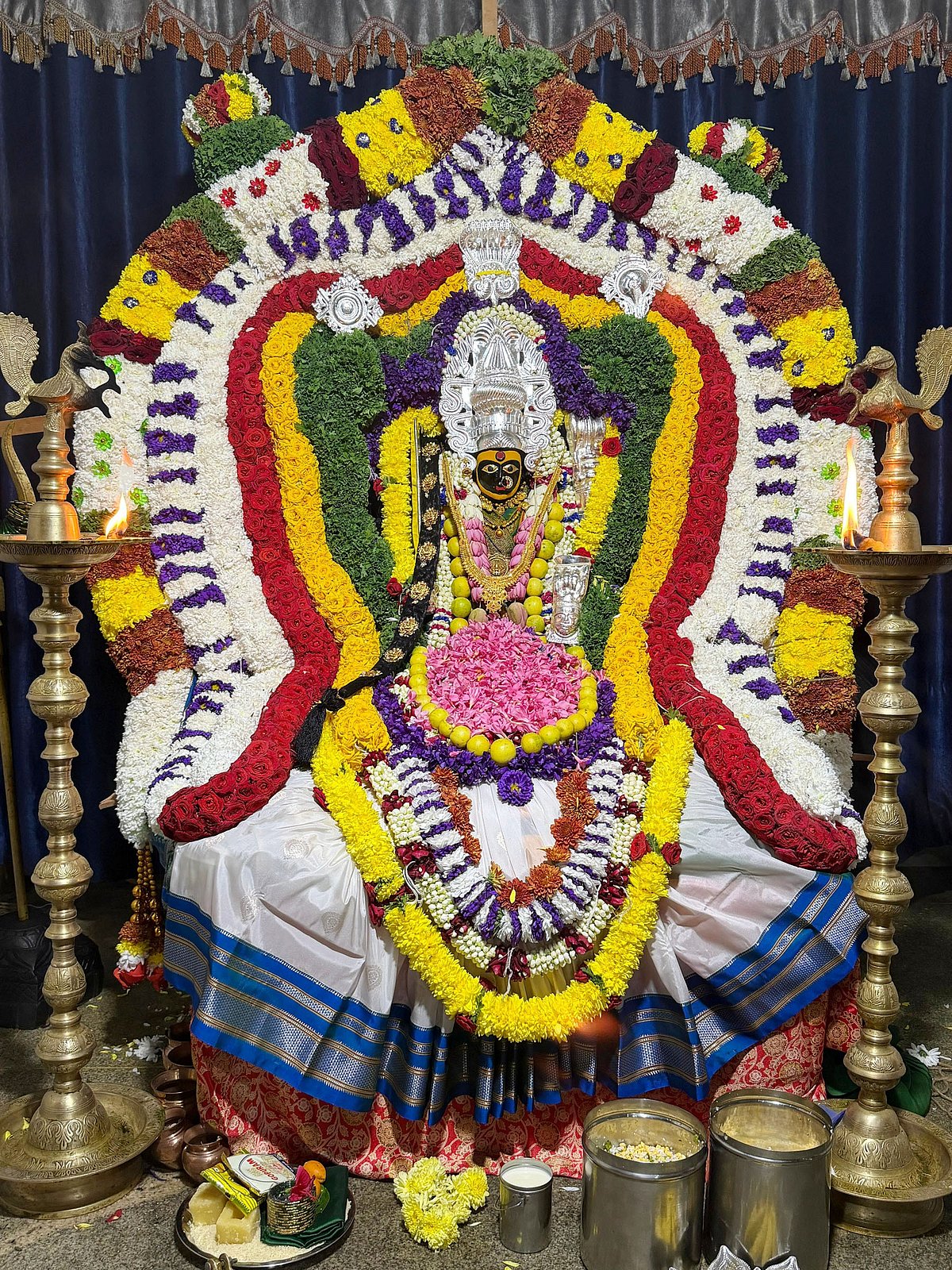 ಜಾವಗಲ್: ಬನಶಂಕರಿ ದೇವರಿಗೆ ವಿಶೇಷ ಅಲಂಕಾರ