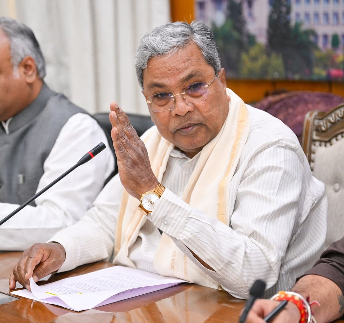 Karnataka CM: ದೇವರಾಜ​ ಅರಸು ದಾಖಲೆ ಸರಿಗಟ್ಟಿದ ಸಿದ್ದರಾಮಯ್ಯ