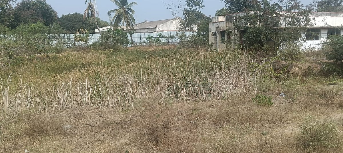 ಚಿತ್ರದುರ್ಗ | ಹೈಟೆಕ್‌ ಬಸ್‌ ಸ್ಟ್ಯಾಂಡ್‌: ನಿಂತಿದೆ ನಿರ್ಮಾಣ ಕಾಮಗಾರಿ!