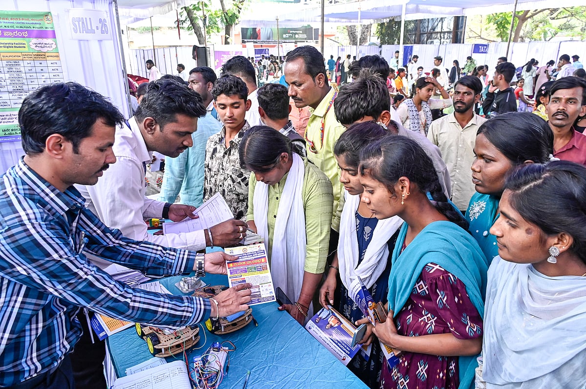 ಕಲಬುರಗಿ | ಉದ್ಯೋಗದಿಂದ ಕುಟುಂಬದ ಆರ್ಥಿಕತೆ ವೃದ್ಧಿ: ಭಂವರ್‌ಸಿಂಗ್ ಮೀನಾ