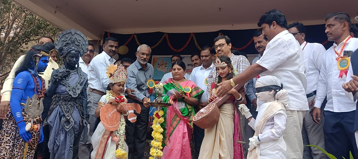 ದೇವದುರ್ಗ | ಅಂಕದ ಜತೆಗೆ ವಿನಯವೂ ಬೇಕು 