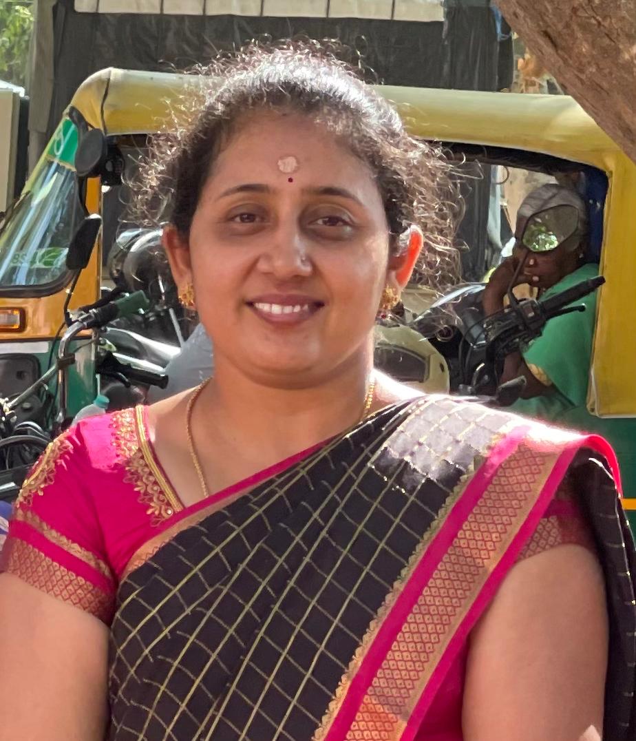 ಎಮ್.ಎನ್.ಬೃಂದಾ ಕಾರ್ಯನಿರ್ವಹಣಾಧಿಕಾರಿ ಗಂಗಾಧರೇಶ್ವರ ಹೊನ್ನಾದೇವಿ ದೇವಾಲಯ ಶಿವಗಂಗೆ