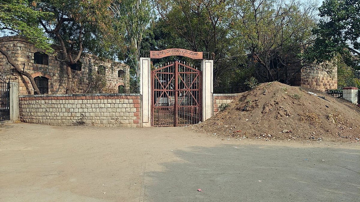 ರಾಮದುರ್ಗ | ಮೂತ್ರಾಲಯವಾಗಿ ಮಾರ್ಪಟ್ಟ ಮ್ಯೂಸಿಯಂ