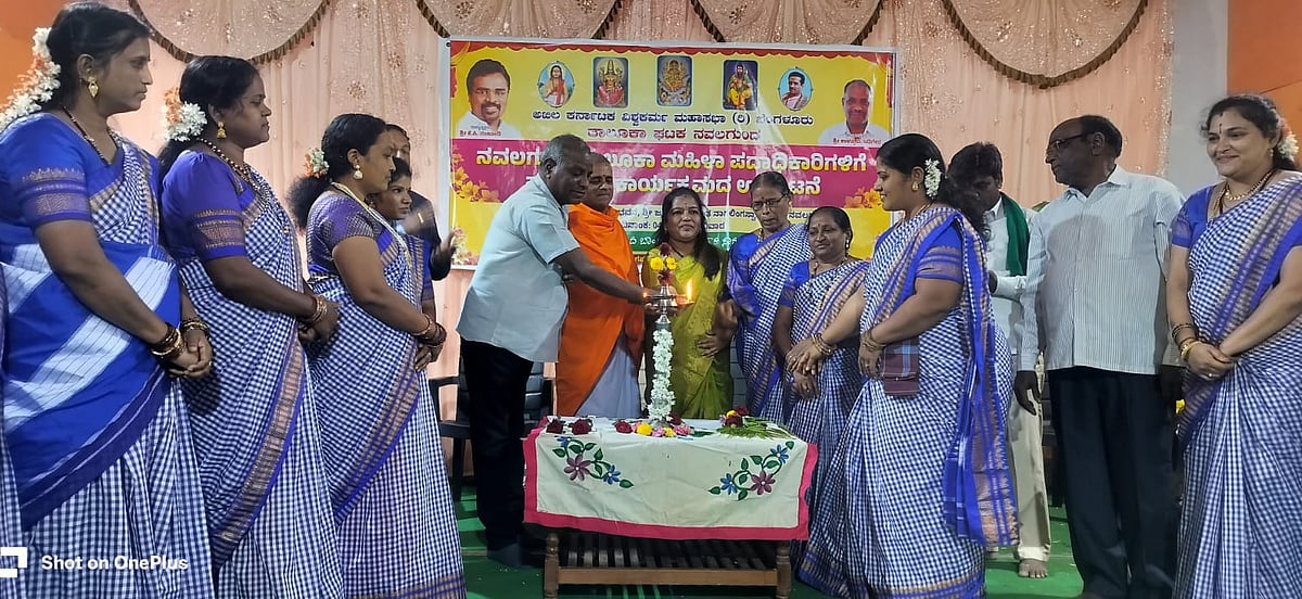 ನವಲಗುಂದ | ಮಹಿಳಾ ಸಬಲೀಕರಣವಾದರೆ ದೇಶದ ಅಭಿವೃದ್ಧಿ:  ಶ್ರೀನಿವಾಸ ಬಡಿಗೇರ 