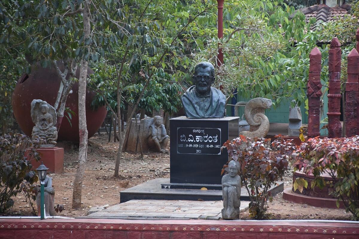 ಉತ್ಸವದ ನೆರಳಲ್ಲಿ ಮೂಡಿದ ಶಿಲ್ಪವನ: ಕಲಾವಿದರ ಕಲ್ಪನೆಗೆ ವೇದಿಕೆಯಾದ ರಂಗಾಯಣ