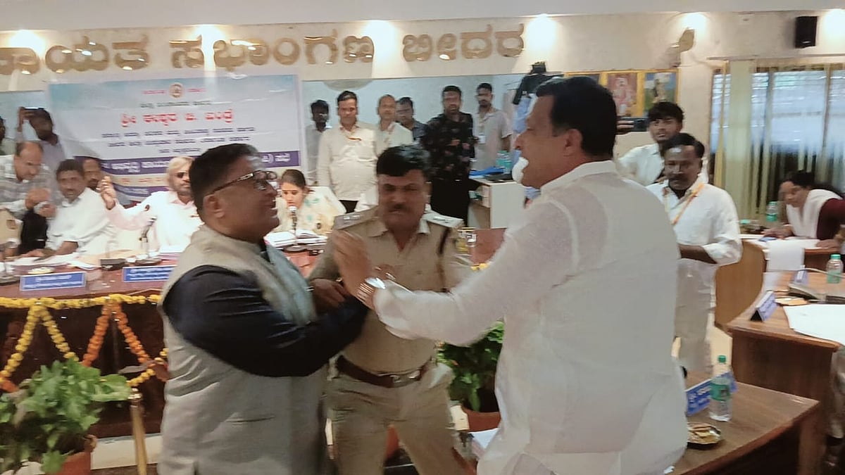 ಬಿಜೆಪಿ–ಕಾಂಗ್ರೆಸ್ ಶಾಸಕರ ಜಟಾಪಟಿ: ಹುಮನಾಬಾದ್ ಪಟ್ಟಣದಲ್ಲಿ ನಿಷೇಧಾಜ್ಞೆ ಜಾರಿ
