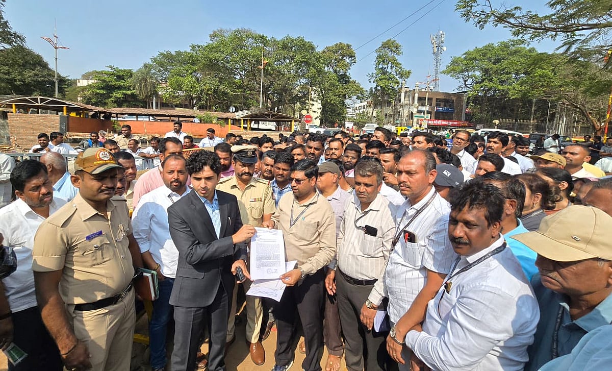 ನಿಂಗಪ್ಪ ಕರೆಣ್ಣವರ ಮೇಲೆ ಶಾಸಕ ಲಕ್ಷ್ಮಣ ಸವದಿ ಹಲ್ಲೆ: ತನಿಖಾ ತಂಡ ರಚನೆಗೆ ಆಗ್ರಹ