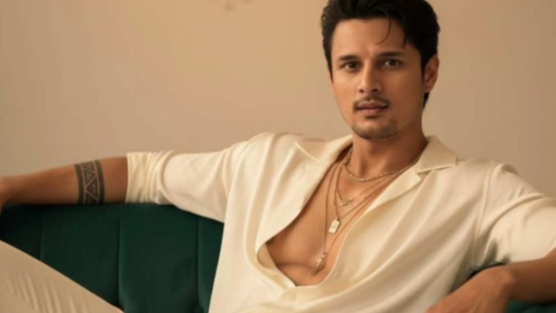 ನಿರೂಪಕ ಜಯ್ ದುಧಾನೆ