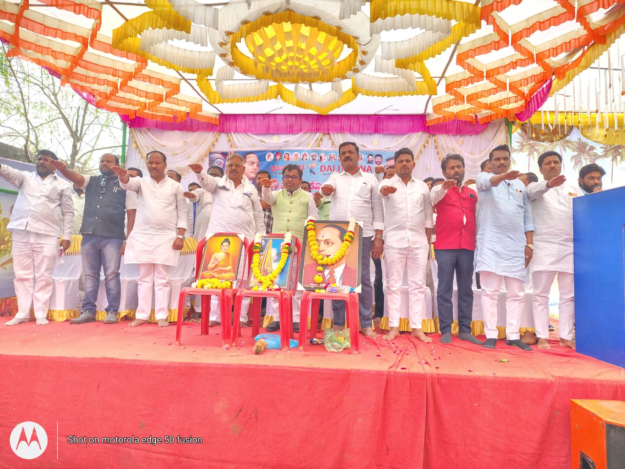 ಆಳಂದದಲ್ಲಿ ದಲಿತ ಸೇನೆಯಿಂದ ಭೀಮಾ ಕೋರೇಗಾಂವ ವಿಜಯೋತ್ಸವ ಕಾರ್ಯಕ್ರಮ ಜರುಗಿತು. ಸುಭಾಷ ಗುತ್ತೇದಾರ ಹಣಮಂತ ಯಳಸಂಗಿ ಸಿದ್ದರಾಮ ಪ್ಯಾಟಿ ಪಿಂಟು ಸಾಲೇಗಾಂವ ಉಪಸ್ಥಿತರಿದ್ದರು.