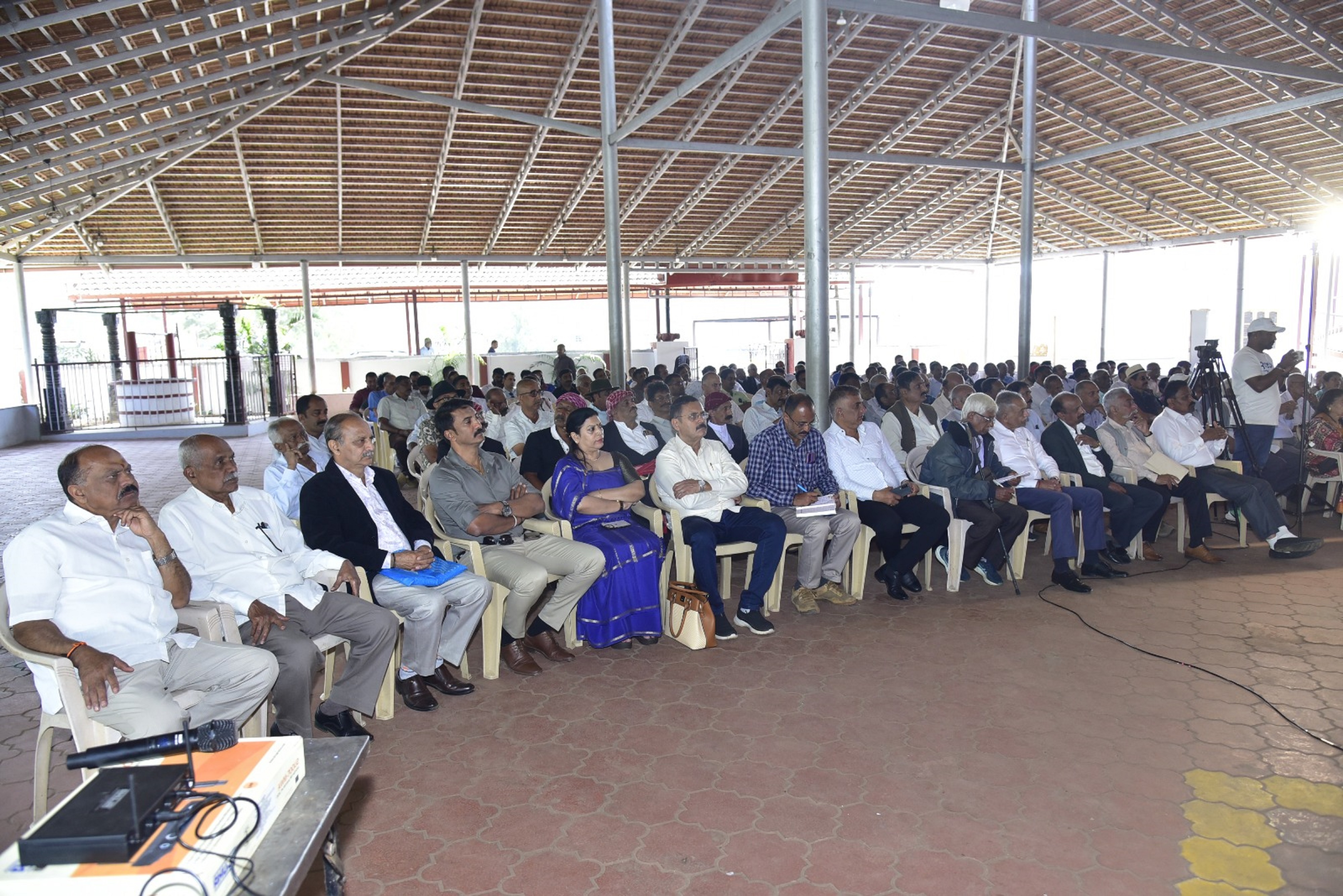ಸಭೆಯಲ್ಲಿ ಭಾಗವಹಿಸಿದ್ದ ಸಭಿಕರು