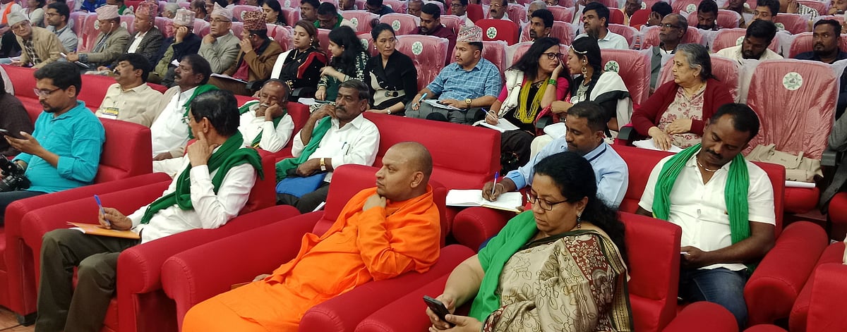 ಹಳೇಬೀಡು| ನೈಸರ್ಗಿಕ ಕೃಷಿ ಕಾರ್ಯಾಗಾರ: ಮಣ್ಣಿನ ಆರೋಗ್ಯ ಕಾಪಾಡಲು ರೈತರ ಪಣ