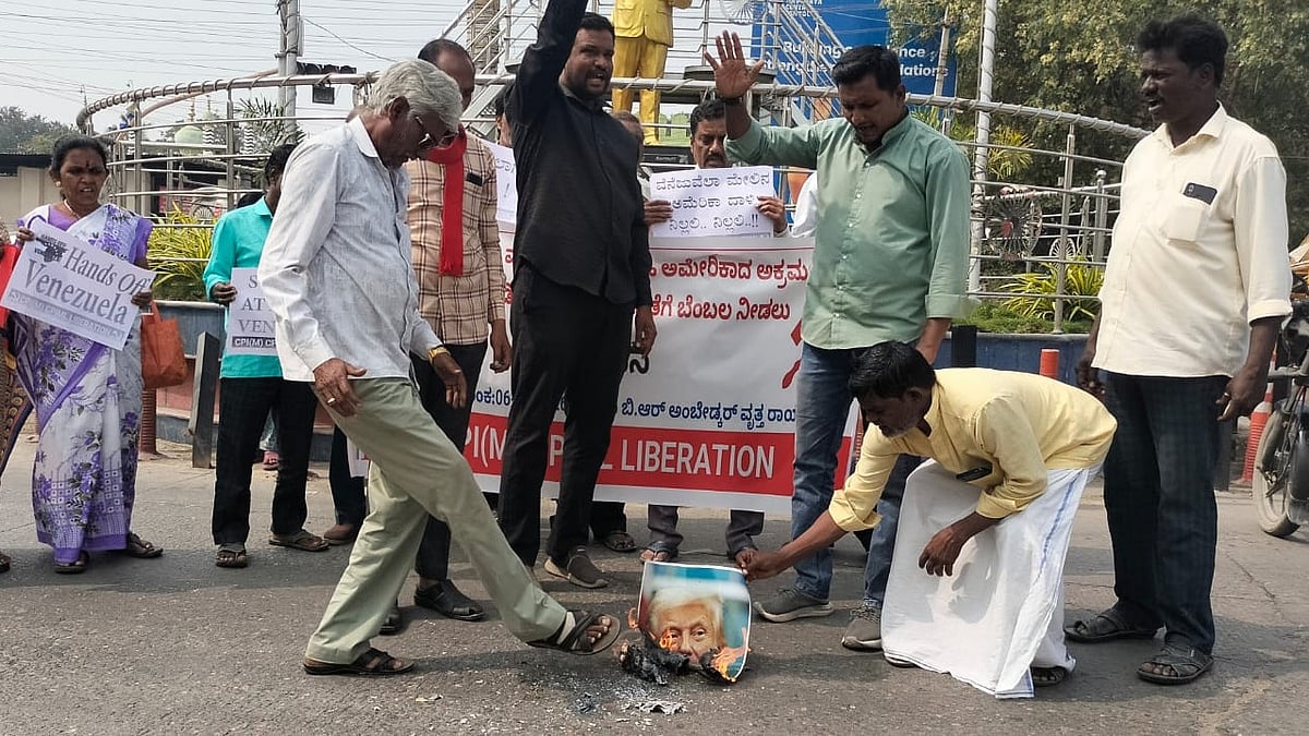 BJP ಸರ್ಕಾರದ ಅಂಜುಬುರುಕ ನೀತಿಗೆ ಖಂಡನೆ: ಟ್ರಂಪ್ ಪ್ರತಿಕೃತಿ ದಹಿಸಿದ CPIM‌