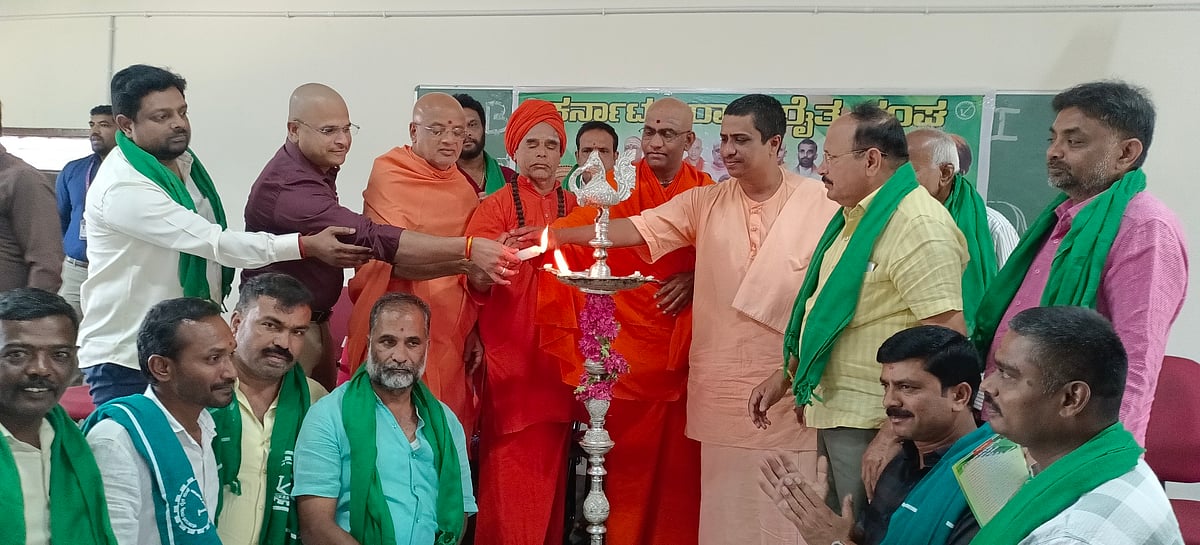 ರೈತರಿಂದ ನಾಡು ಸಮೃದ್ಧ; ರಾಜಕಾರಣಿಗಳಿಂದ ಅಲ್ಲ