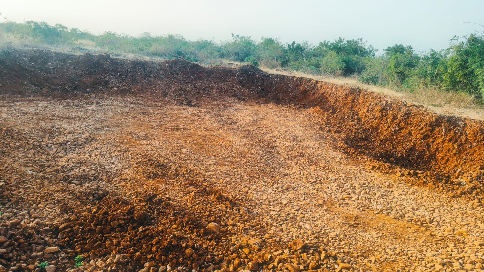 ಜಮಖಂಡಿ ತಾಲ್ಲೂಕಿನ ಕೊಣ್ಣೂರ ಗ್ರಾಮದಲ್ಲಿ ಸರ್ಕಾರದ ಗೋಮಾಳ ಜಾಗದಲ್ಲಿ ಗಣಿಗಾರಿಕೆ ಮಾಡಲಾಗುತ್ತಿದೆ