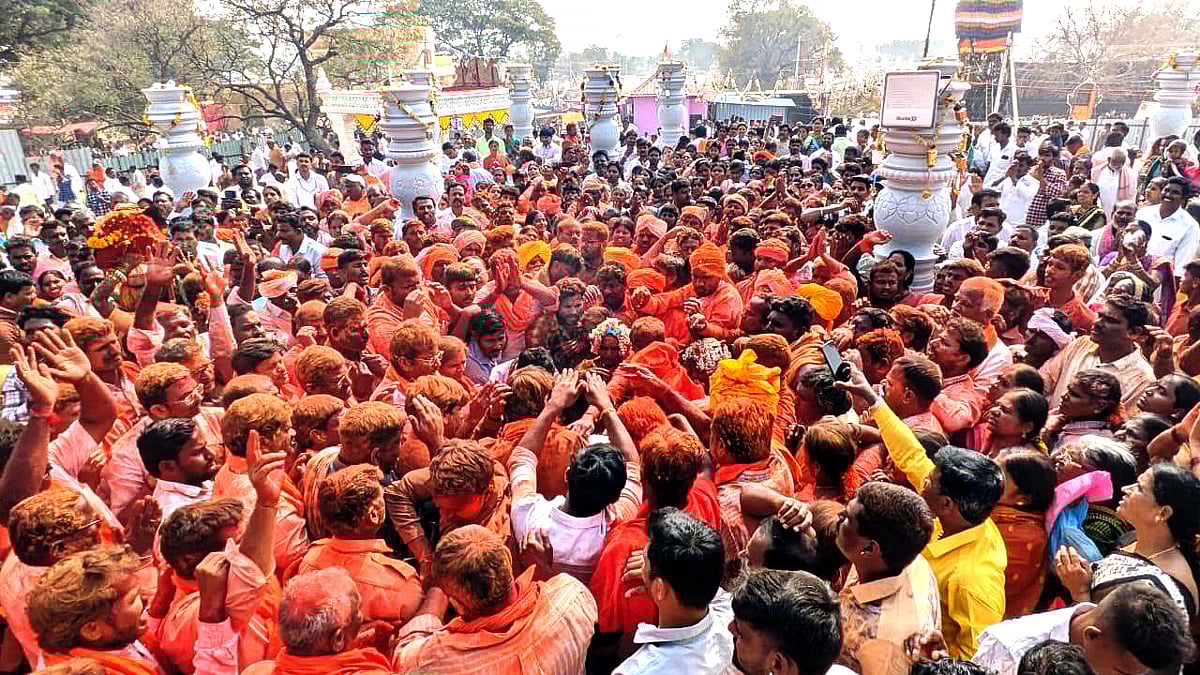 ಸಿಂಧನೂರು: ಅಂಬಾಮಠದಲ್ಲಿ ಅದ್ಧೂರಿ ಕುಂಭೋತ್ಸವ