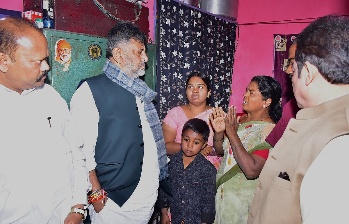 ಬಳ್ಳಾರಿಯಲ್ಲಿ ಗುಂಡು ಹಾರಿಸಿದ ಘಟನೆ: ಸಮೀಪದಿಂದ ಹಾರಿದ ಗುಂಡು– ಉಲ್ಲೇಖ