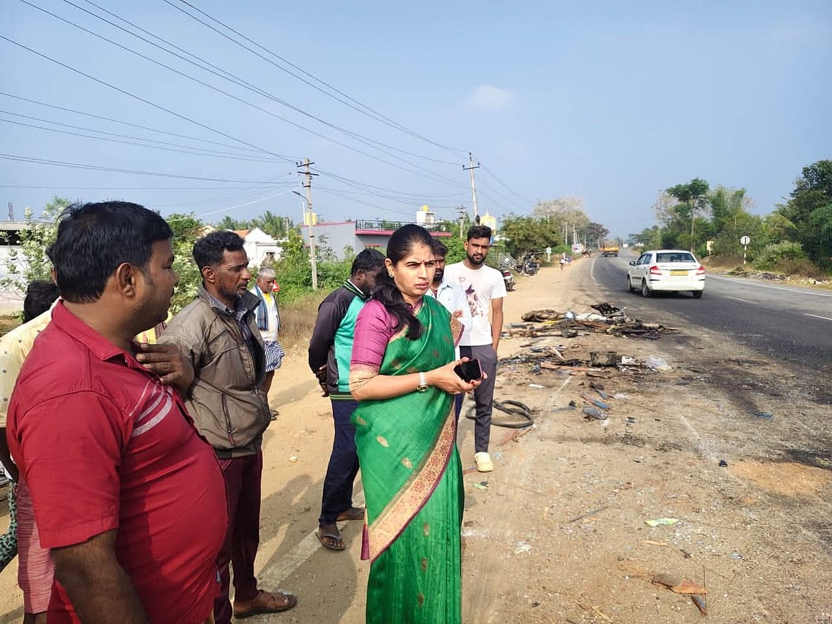 ಬಸ್‌, ಲಾರಿ ಮಧ್ಯೆ ಅಪಘಾತ: 17 ಮಂದಿಗೆ ಗಾಯ, ಚಾಲಕ ಸಾವು