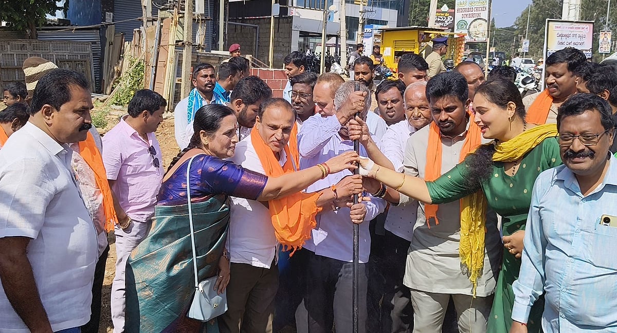 ದೊಡ್ಡಬಳ್ಳಾಪುರ: ನೇಕಾರರ ಸೀರೆ ಮಾರಾಟಕ್ಕೆ ಹೈಟೆಕ್‌ ನೇಕಾರ ಭವನ